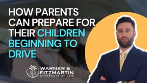 ¿Cómo pueden los padres prepararse para que sus hijos empiecen a conducir?
